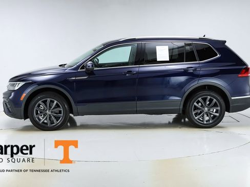 Used 2023 Volkswagen Tiguan SE image 2