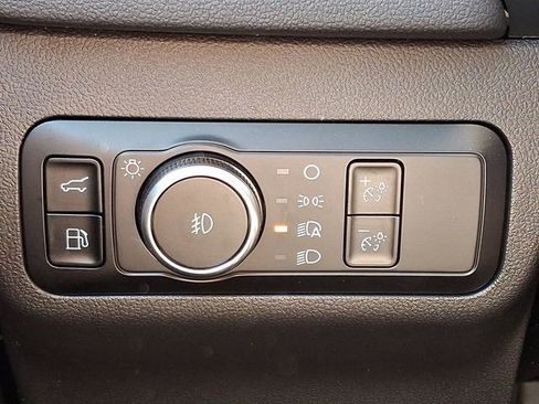 Certified 2025 Ford Escape SE FWD image 25