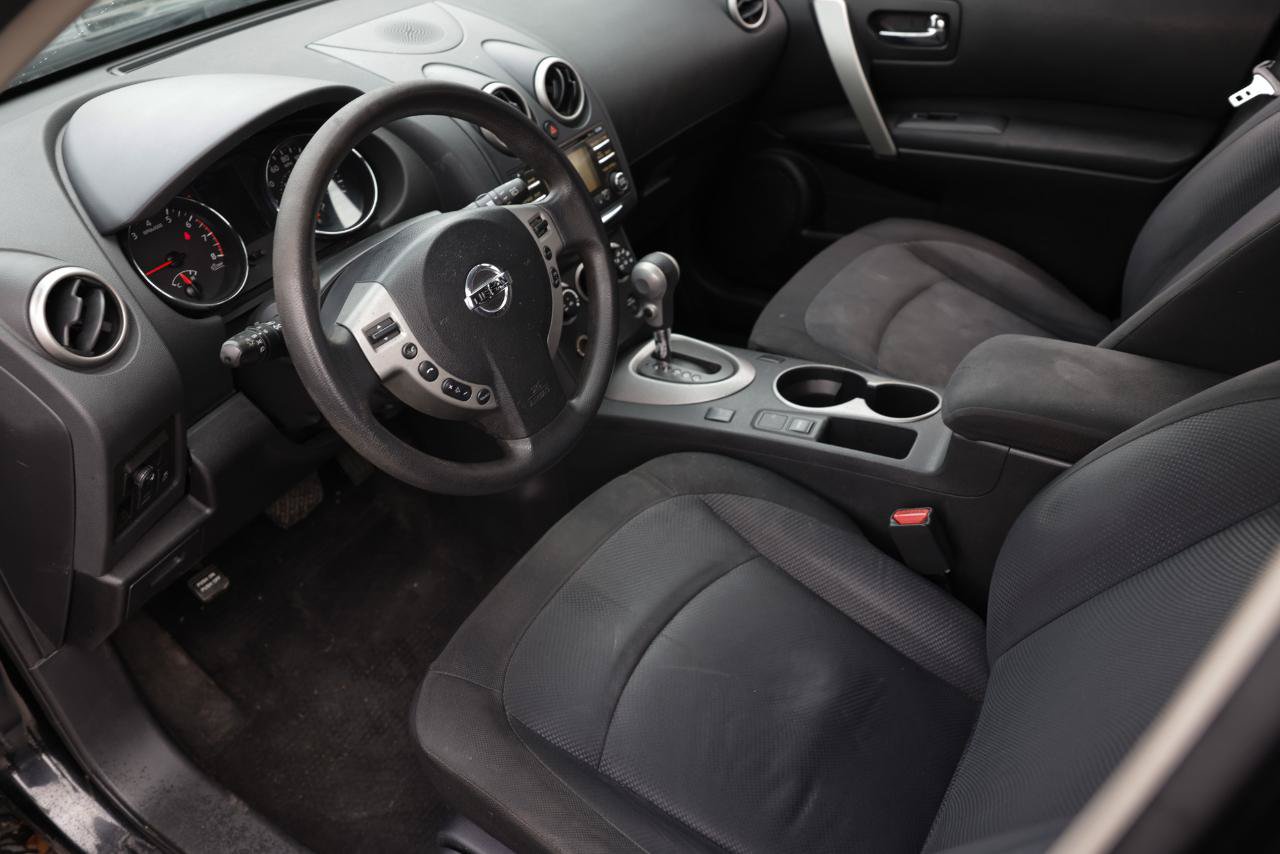 Used 2013 Nissan Rogue S w/ Special Edition Pkg AWD/4WD image 4