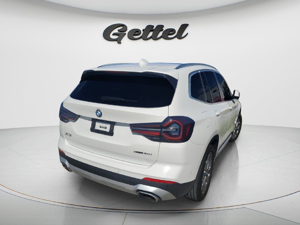 Used 2023 BMW X3 xDrive30i w/ Convenience Package AWD/4WD image 3