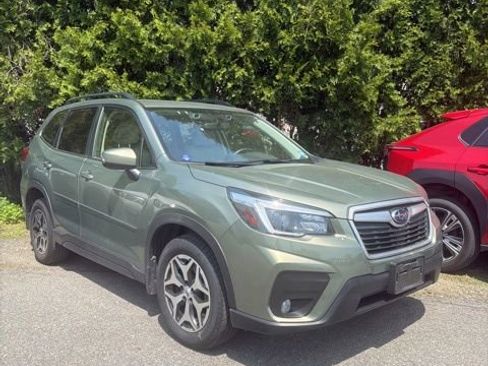 Used 2021 Subaru Forester Premium AWD/4WD image 2