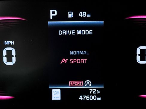 Certified 2025 Kia Soul LX w/ LX Technology Package FWD image 4