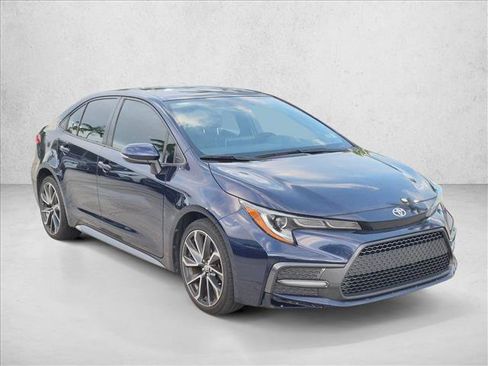 Used 2021 Toyota Corolla SE FWD image 3