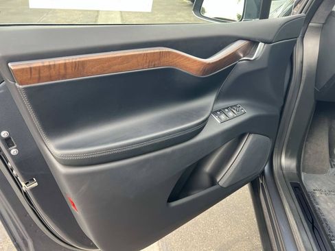 Used 2020 Tesla Model X Long Range AWD/4WD image 6