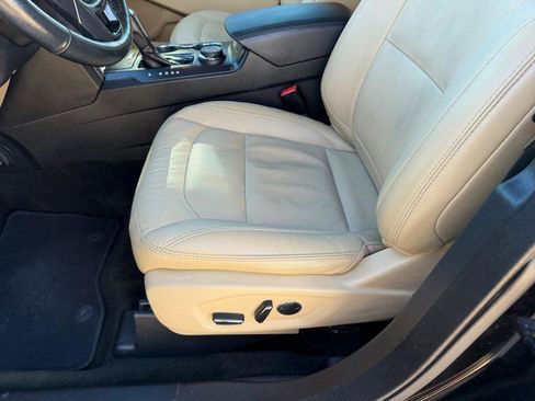 Used 2016 Ford Explorer Limited image 22