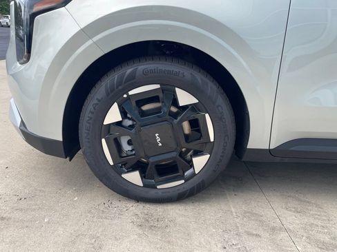 New 2027 Kia Carnival EX FWD image 16