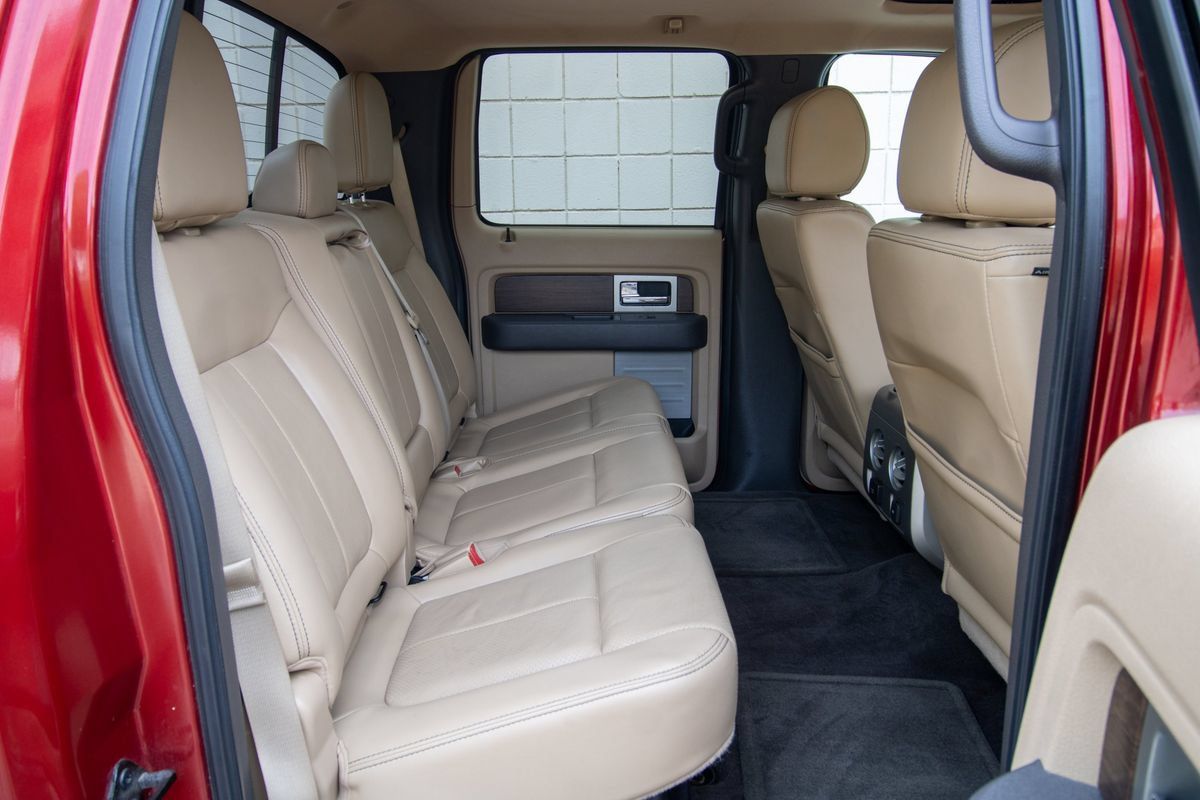 Used 2014 Ford F150 Lariat w/ Equipment Group 502A Luxury AWD/4WD image 20