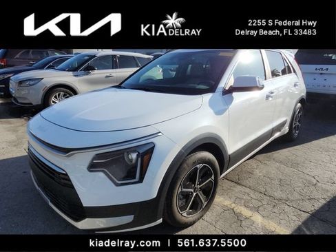 Used 2024 Kia Niro EX FWD image 4