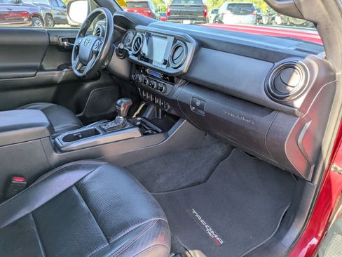 Used 2017 Toyota Tacoma 4x4 Double Cab image 24