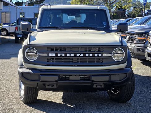 New 2025 Ford Bronco 4-Door AWD/4WD image 13