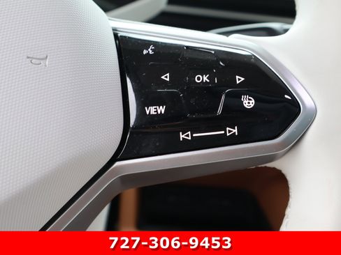 Used 2025 Volkswagen ID. Buzz 1st Edition image 24