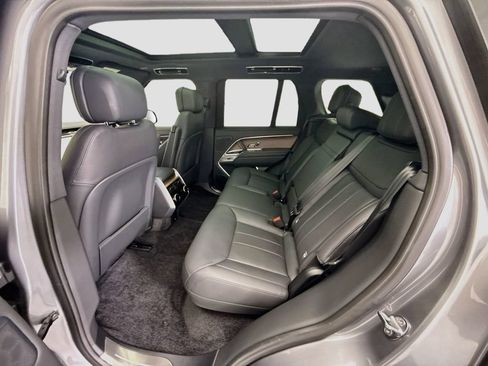Used 2025 Land Rover Range Rover SE AWD/4WD image 20