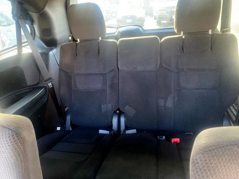 Used 2016 Dodge Grand Caravan SE image 9