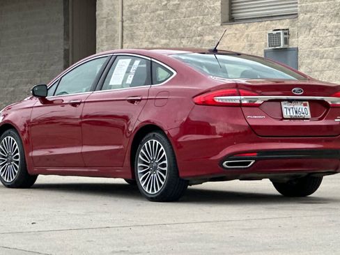 Used 2017 Ford Fusion SE w/ Fusion SE Technology Package image 5