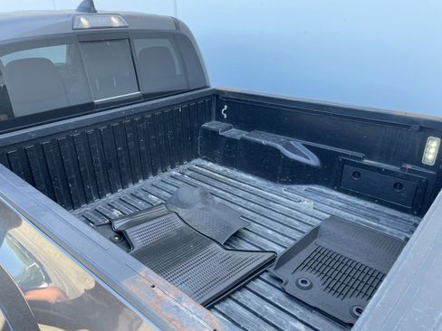 Used 2023 Toyota Tacoma SR5 AWD/4WD image 9