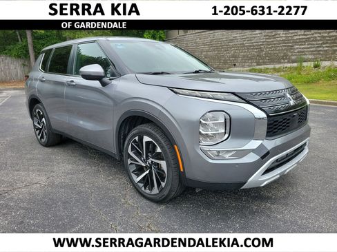 Used 2024 Mitsubishi Outlander SE FWD image 1