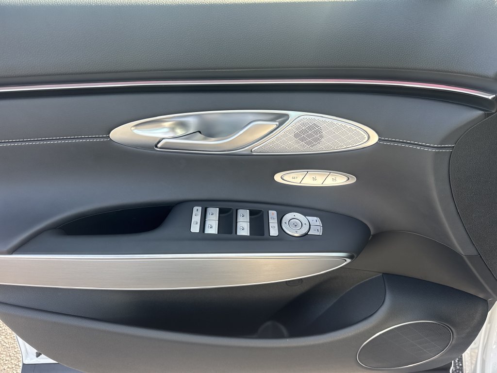 New 2027 Genesis GV70 2.5T Select AWD/4WD image 10