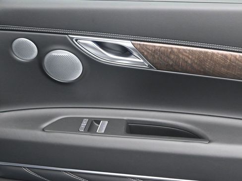 New 2025 Genesis GV80 3.5T Prestige image 14