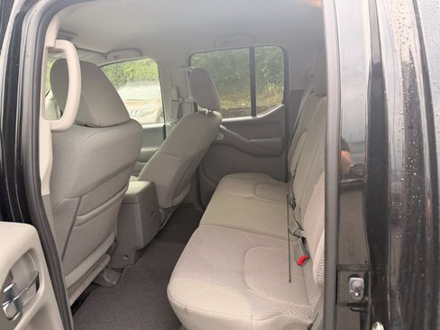 Certified 2019 Nissan Frontier SV w/ Value Truck Package RWD image 7