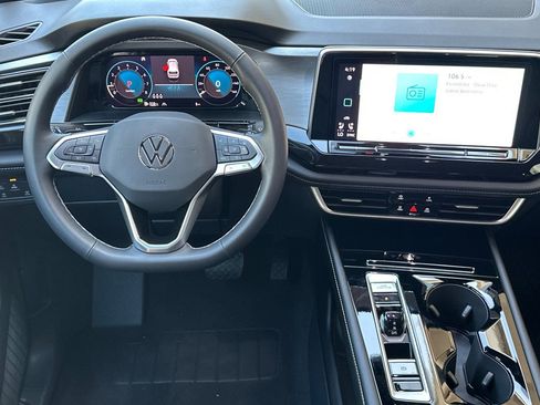 New 2026 Volkswagen Atlas Cross Sport SE FWD image 12