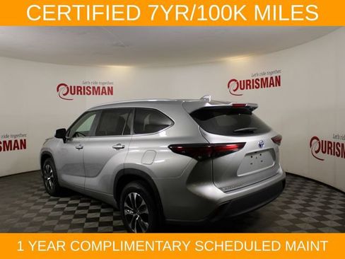Used 2024 Toyota Highlander XLE AWD/4WD image 5