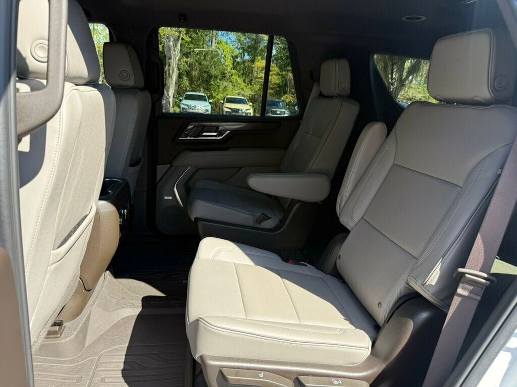 Used 2025 GMC Yukon Elevation RWD image 8