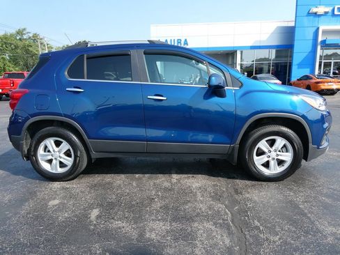 Certified 2019 Chevrolet Trax LT w/ LT Convenience Package AWD/4WD image 4