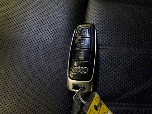 Used 2023 Audi A8 L 3.0T w/ Luxury Package image 26