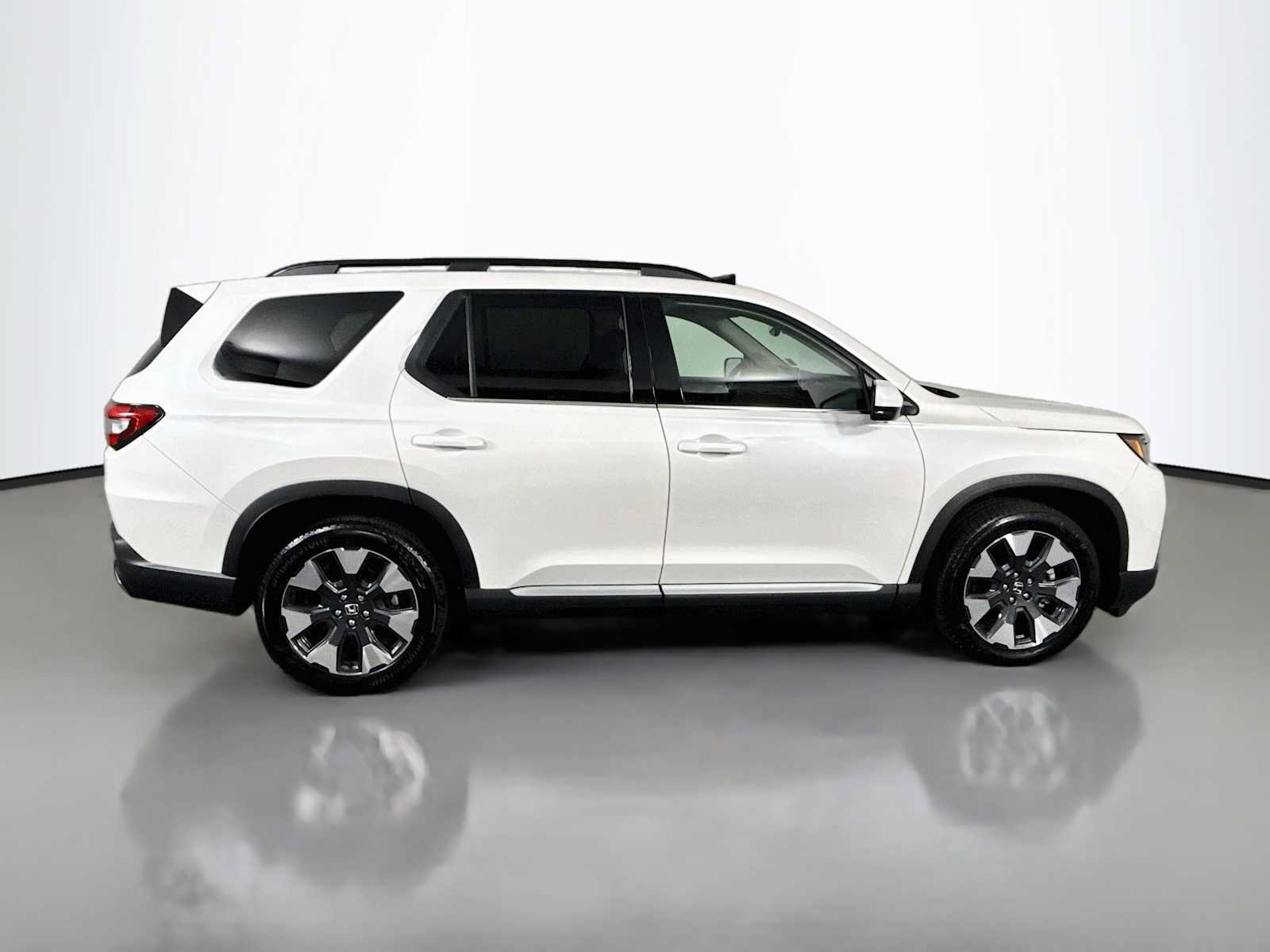 Used 2026 Honda Pilot Touring image 8