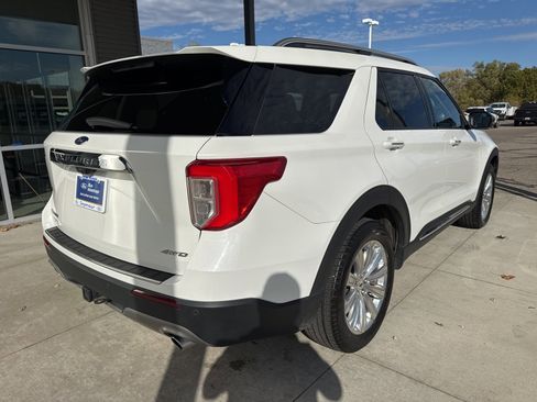 Certified 2022 Ford Explorer Limited w/ Limited Technology Package image 8