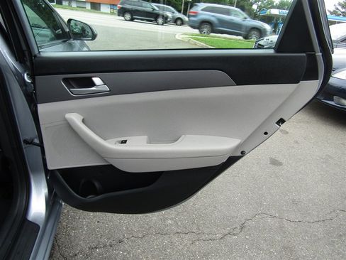 Used 2016 Hyundai Sonata SE FWD image 21