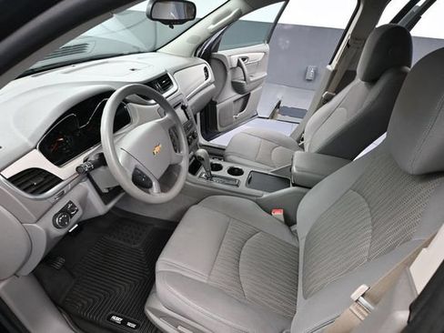 Used 2014 Chevrolet Traverse LS FWD image 21