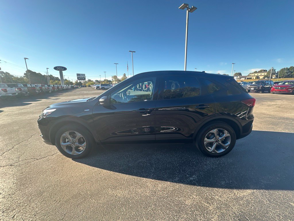 Used 2025 Ford Escape ST-Line AWD/4WD image 3