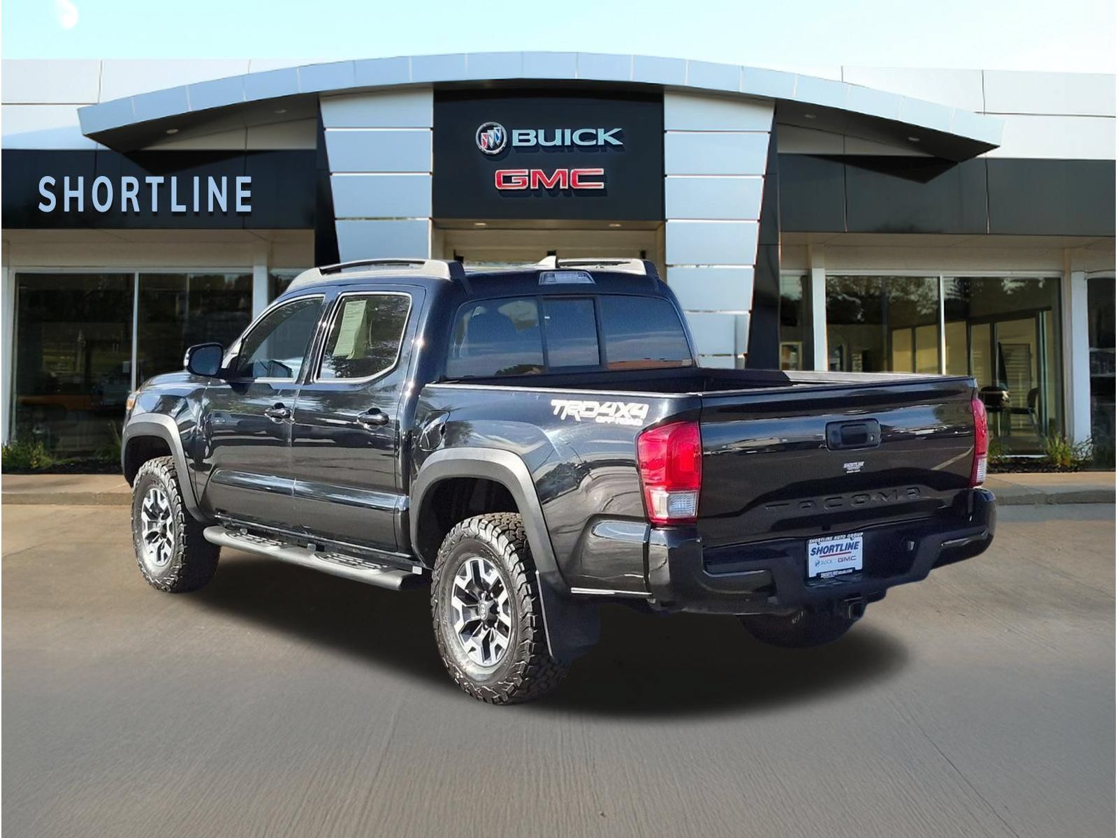 Used 2016 Toyota Tacoma TRD Off-Road AWD/4WD image 5