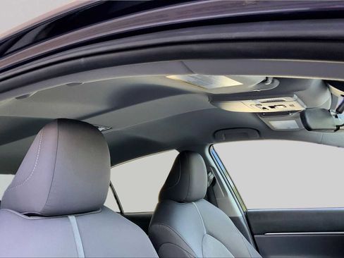 Used 2022 Toyota Camry LE FWD image 14
