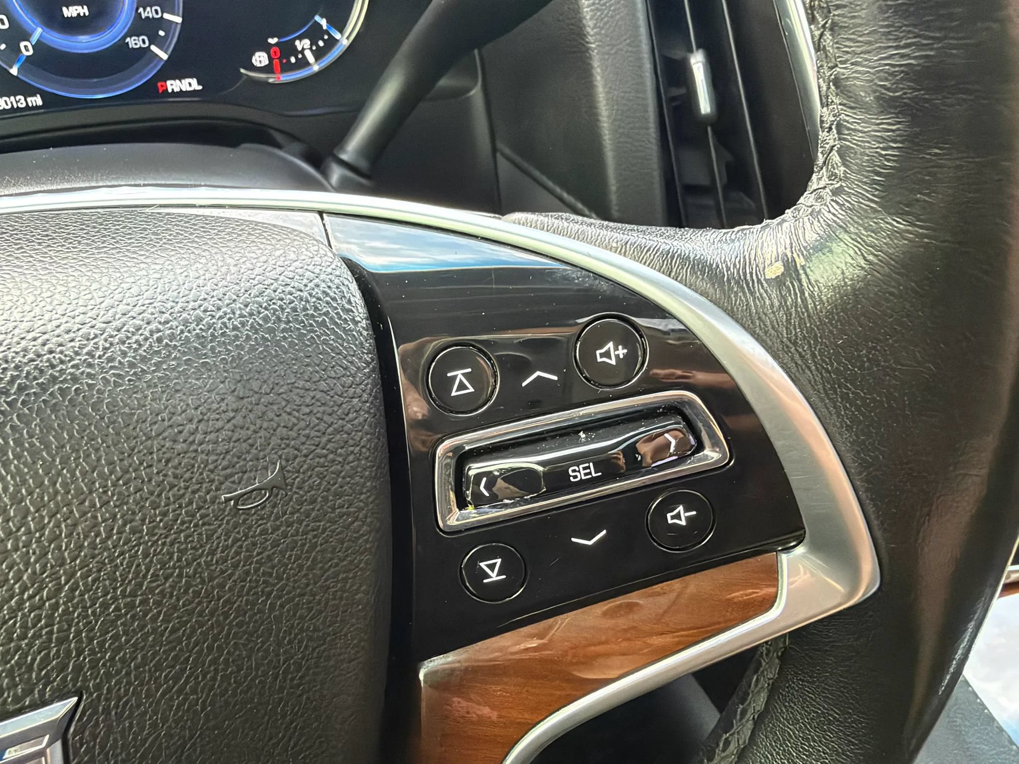Used 2019 Cadillac Escalade Luxury AWD/4WD image 21