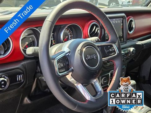 Used 2023 Jeep Gladiator Rubicon w/ LED Lighting Group AWD/4WD image 18