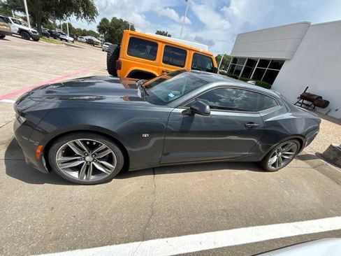 Used 2017 Chevrolet Camaro LT RWD image 5