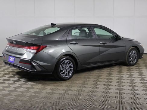 Used 2024 Hyundai Elantra SEL FWD image 9
