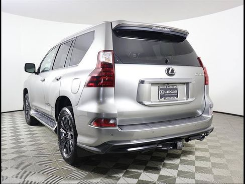 Used 2021 Lexus GX 460 Luxury w/ Sport Design Package AWD/4WD image 4