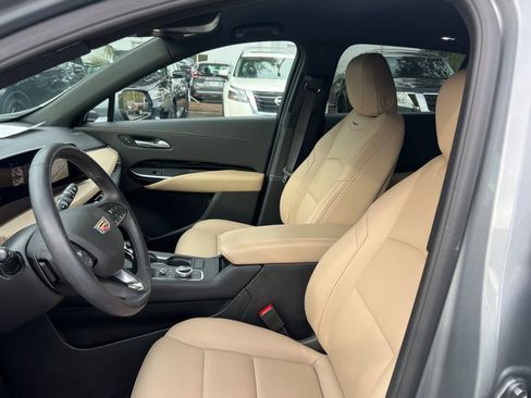 Certified 2024 Cadillac XT4 Luxury w/ Cold Weather Package image 10