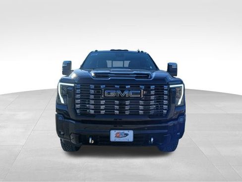 New 2026 GMC Sierra 2500 Denali Ultimate w/ LPO, Black Badging Package image 8