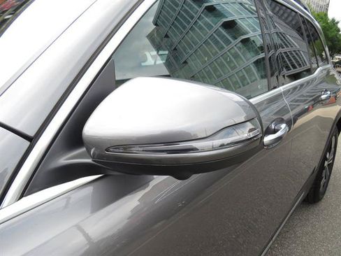 Used 2026 Mercedes-Benz GLB 250 4MATIC image 25