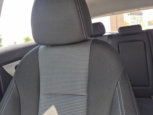 Used 2016 Hyundai Elantra GT FWD image 31