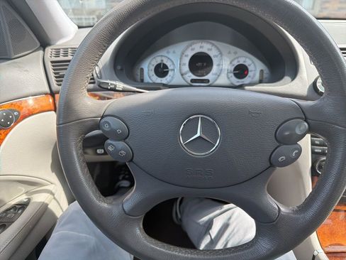 Used 2008 Mercedes-Benz E 350 4MATIC Sedan image 15