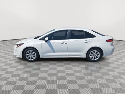Used 2022 Toyota Corolla LE image 5