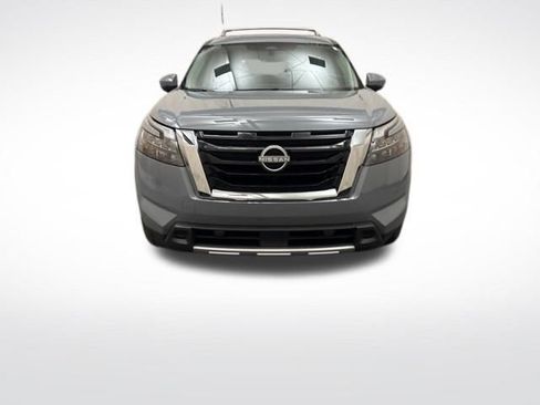 Used 2025 Nissan Pathfinder Platinum AWD/4WD image 2