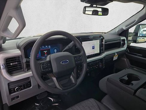 New 2026 Ford F250 XLT w/ XLT Premium Package AWD/4WD image 3