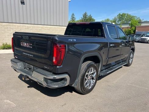Used 2022 GMC Sierra 1500 SLT w/ SLT Premium Package AWD/4WD image 5