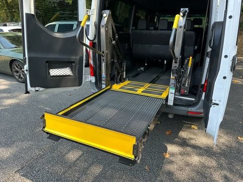 Used 2021 Mercedes-Benz Sprinter 2500 image 27